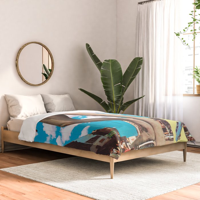 She's arrived (Giant woman & UFO) Comforter Gallery Image 2