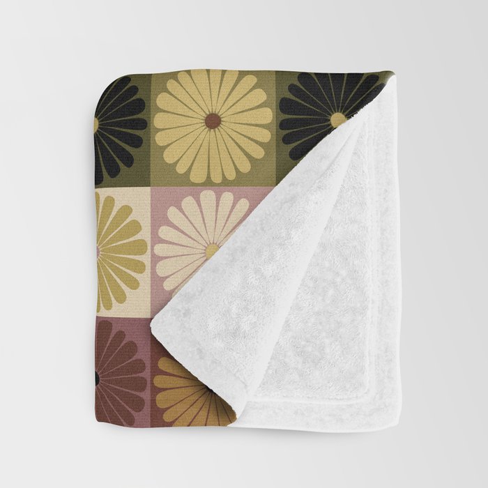Retro Flowers Check Pattern III Throw Blanket Gallery Image 3