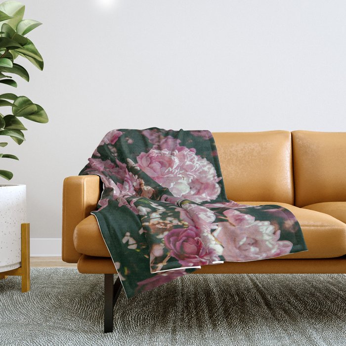 Light Pink Roses Throw Blanket Gallery Image 1