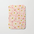 Daisy fresh 2 - pink Bath Mat Gallery Image 1