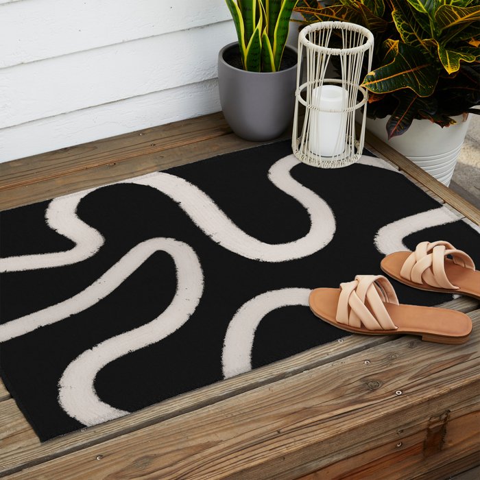 Abstract Brush Strokes: Black & White Outdoor Rug Gallery Image 2