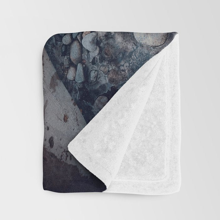 Source of life Throw Blanket Gallery Image 3