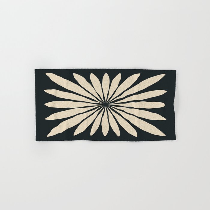 Star Leaf: Noir Bath Towel Gallery Image 1