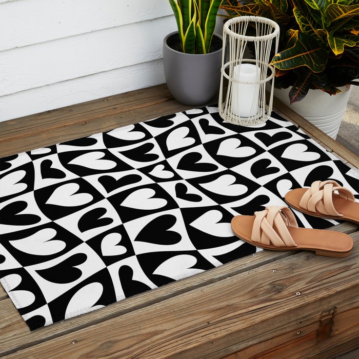Black and white love heart checkered pattern Outdoor Rug Gallery Image 2