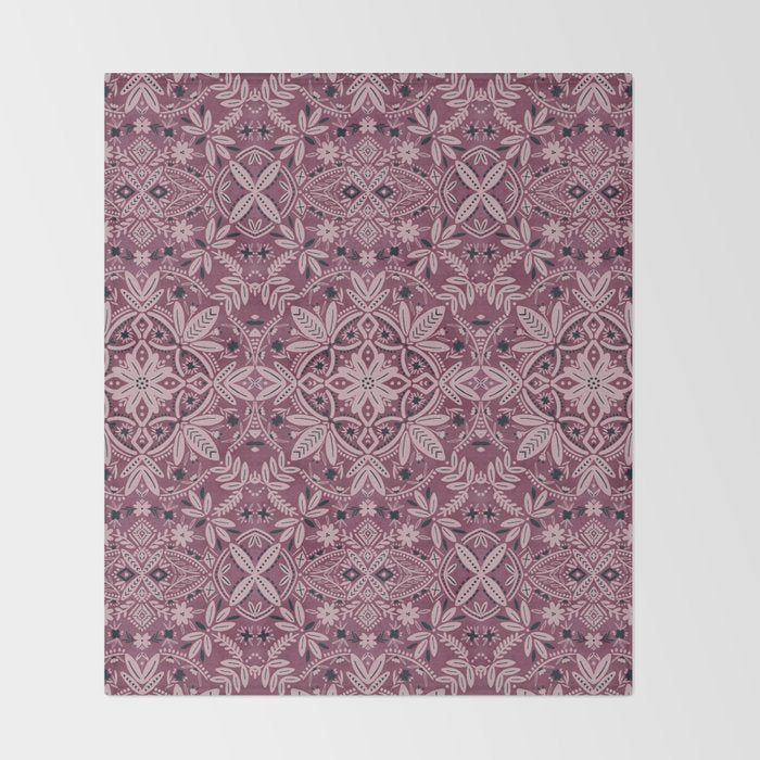 Chic Nature Charm Throw Blanket Gallery Image 2