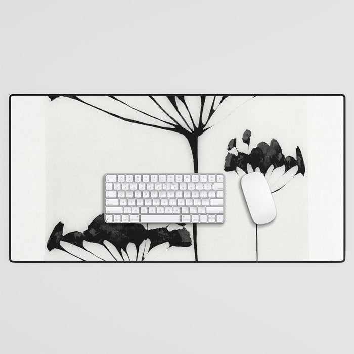 Abstract Art /Minimal Plant 118 Desk Mat Gallery Image 1