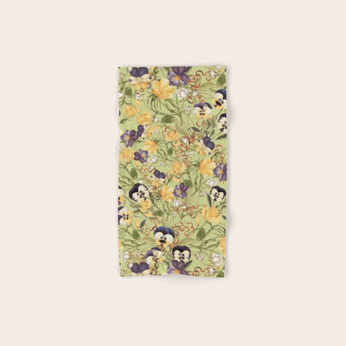 Pansy Floral Pattern Bath Towel Gallery Image 1
