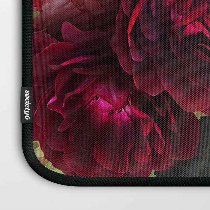 Vintage & Shabby Chic - Botanical Roses Summer Garden   Laptop Sleeve Gallery Image 3