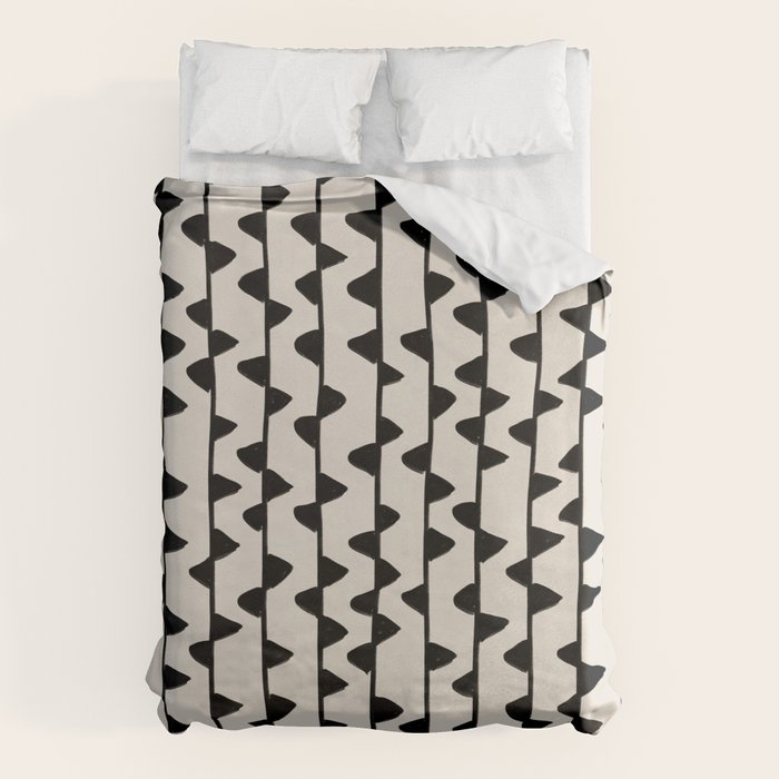 Triangles / Black & White Pattern Duvet Cover Gallery Image 6