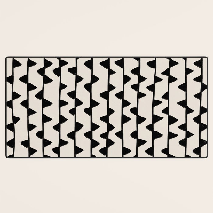 Triangles / Black & White Pattern Desk Mat Gallery Image 3