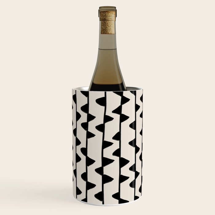 Triangles / Black & White Pattern Wine Chiller Gallery Image 3