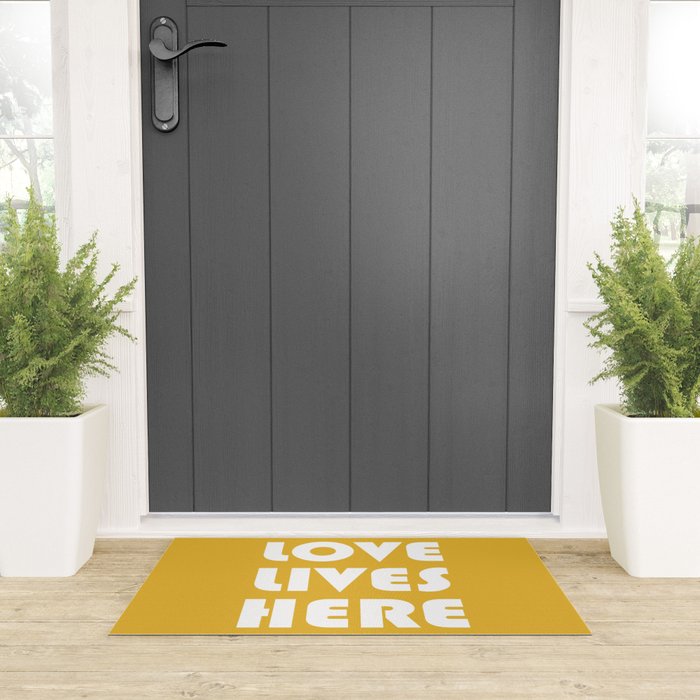 Love Lives Here Welcome Mat Gallery Image 3