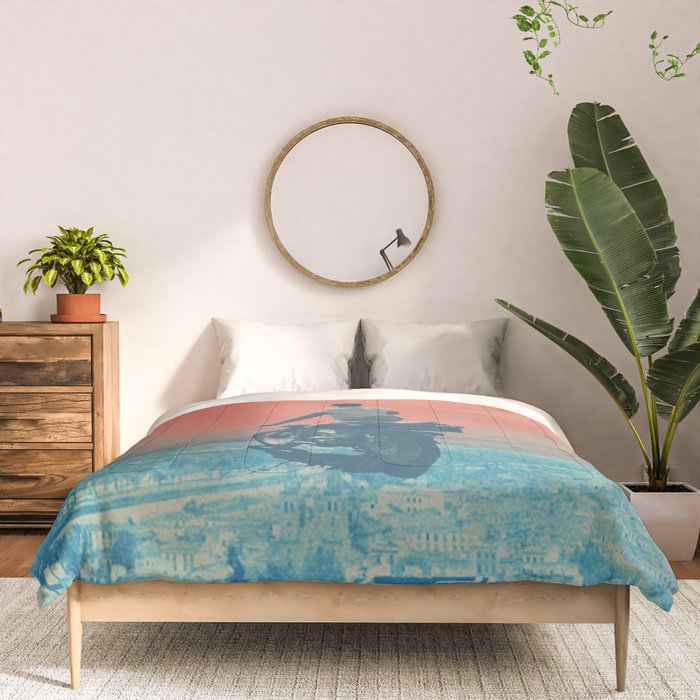 Looking right into the Eye of the Summer Comforter Gallery Image 3