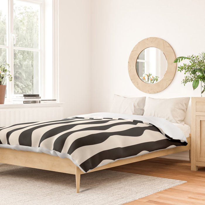 Retro Wavy Lines Pattern in Black & White Duvet Cover Gallery Image 2