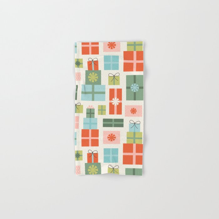 Retro Christmas Presents Bath Towel Gallery Image 1