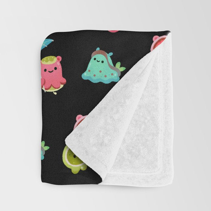 Mollusk parfait Throw Blanket Gallery Image 3