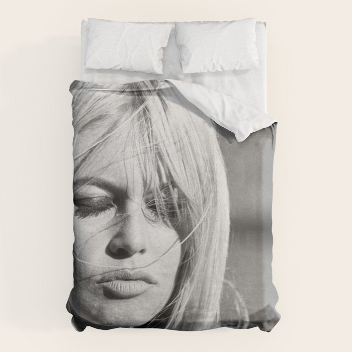 Brigitte Bardot with Cigarette Retro Vintage Art Duvet Cover Gallery Image 6