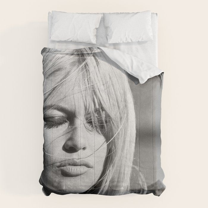 Brigitte Bardot with Cigarette Retro Vintage Art Comforter Gallery Image 6