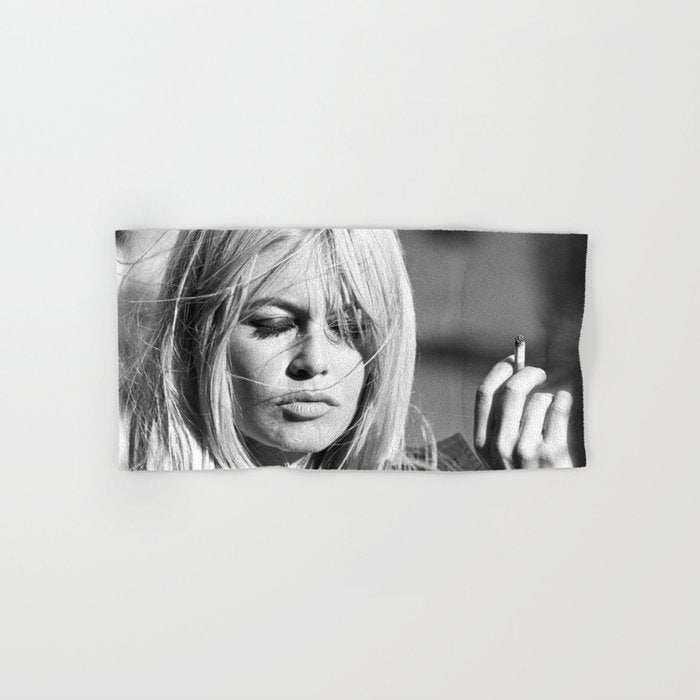 Brigitte Bardot with Cigarette Retro Vintage Art Bath Towel Gallery Image 1