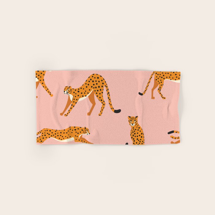 Cheetahs pattern on pink Bath Towel Gallery Image 1