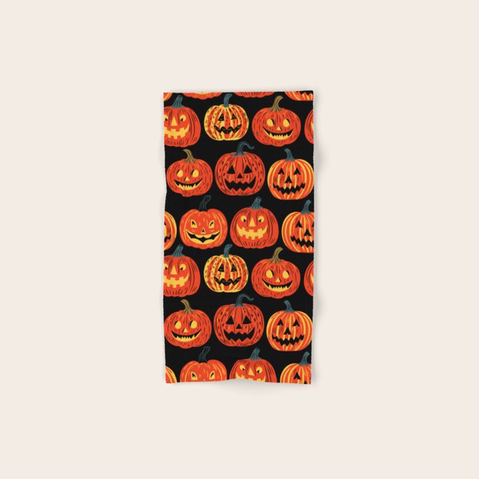 Halloween jack o lantern pumpkin cartoon pattern Bath Towel Gallery Image 1