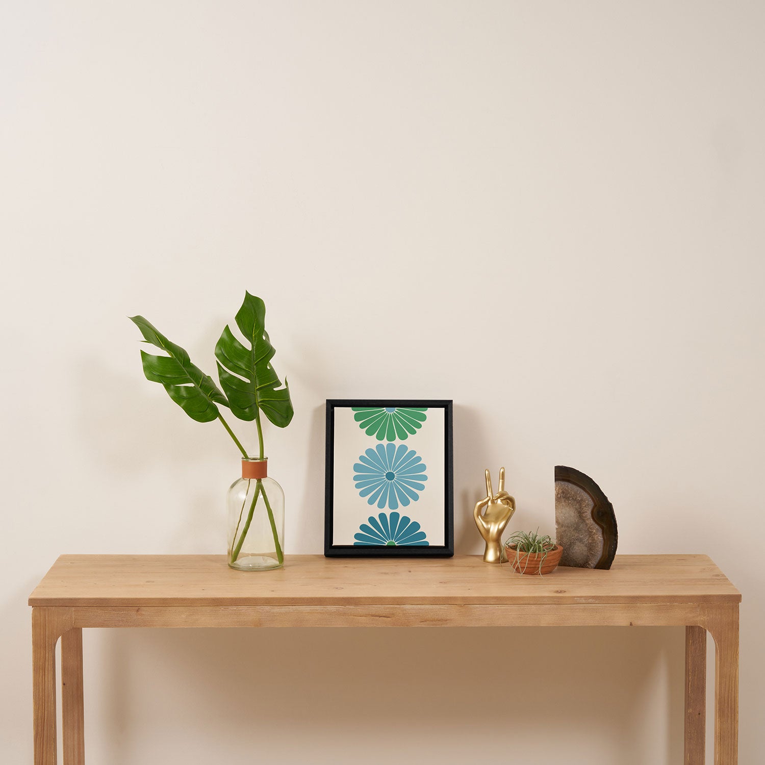 Retro Summer Daisies VI Framed Canvas Print Gallery Image 4