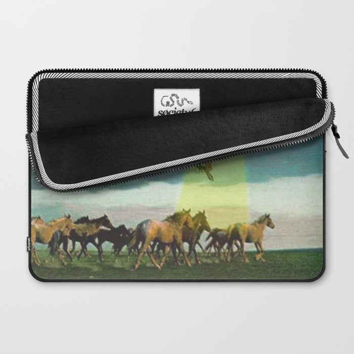 They too love horses (UFO) Laptop Sleeve Gallery Image 2