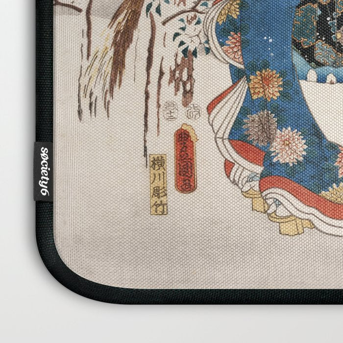 Japanese Vintage Kunisada Hiroshige Snowy Landscape Laptop Sleeve Gallery Image 3
