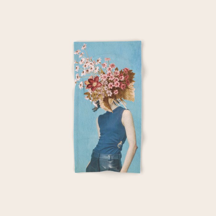 In Bloom 30 Bath Towel Gallery Image 1