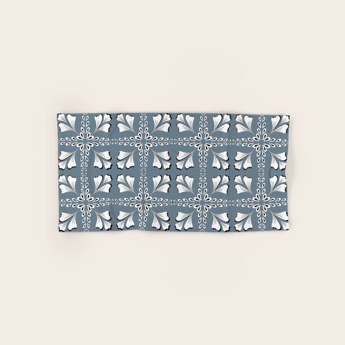Leafy Meadow 1 Bath Towel Gallery Image 1