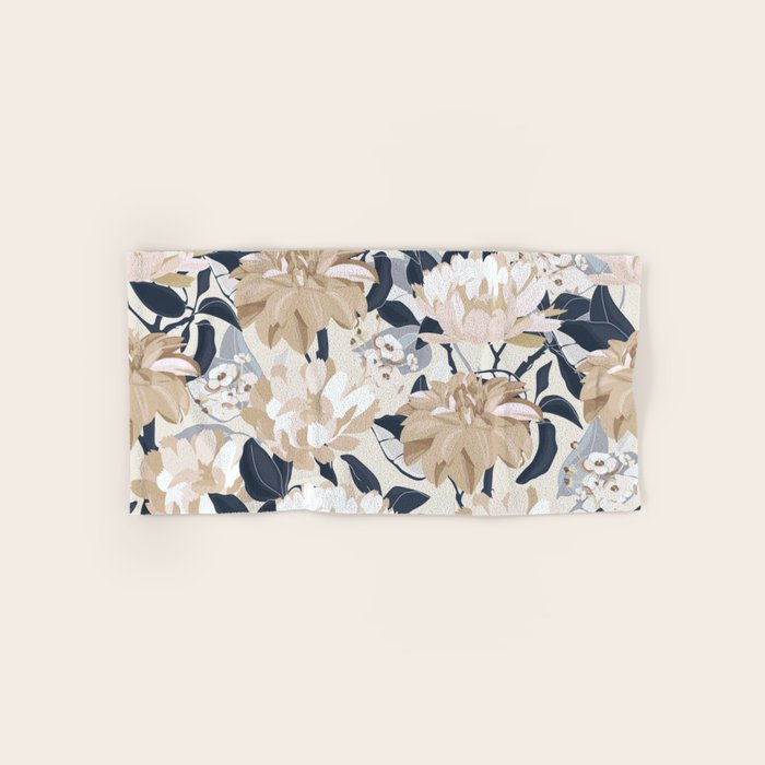 Modern Floral Bath Towel Gallery Image 1