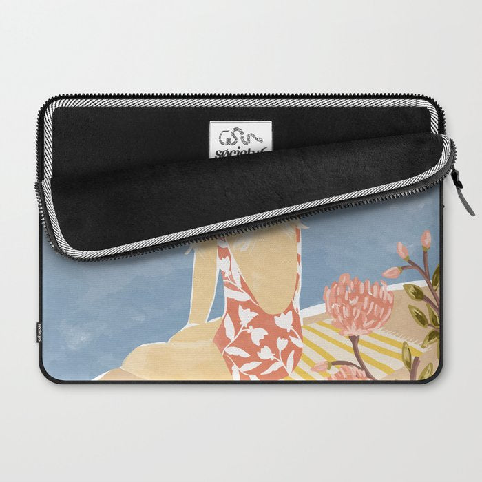 Summer Hiding Laptop Sleeve Gallery Image 2