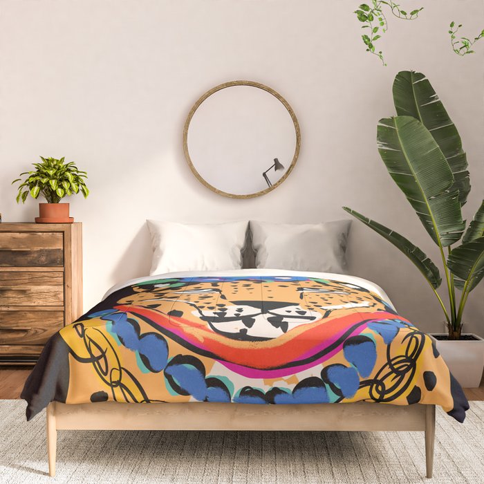Fashionable cheetah with flowers crown portrait  Comforter Gallery Image 3