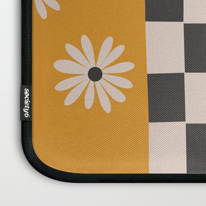 Daisy Daydreams 6 Laptop Sleeve Gallery Image 3