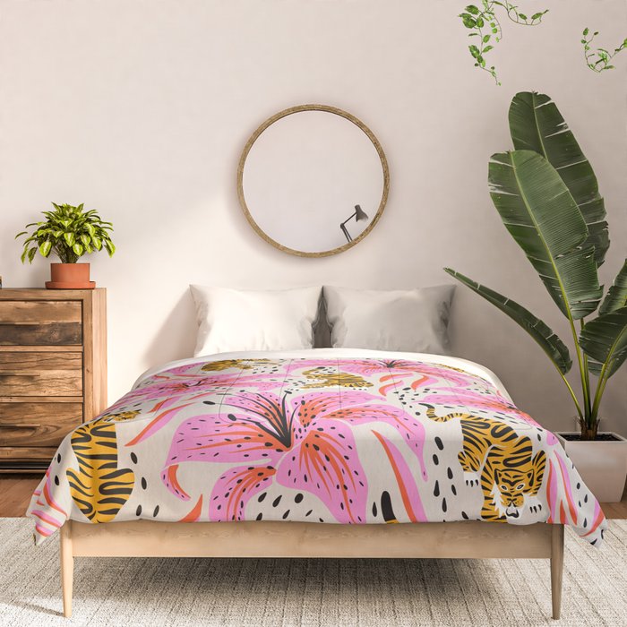 Tigers & Tiger Lilies - Pink & Yellow Comforter Gallery Image 3