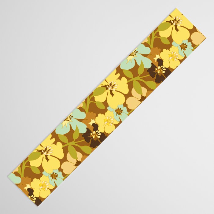 Retro Floral Pattern Table Runner Gallery Image 3
