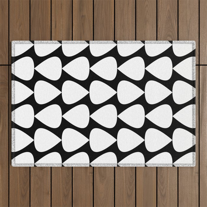 Plectrum Pattern in White and Black Outdoor Rug Gallery Image 1