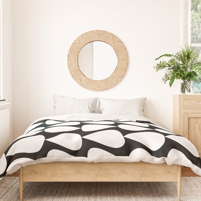 Plectrum Pattern in White and Black Duvet Cover Gallery Image 3