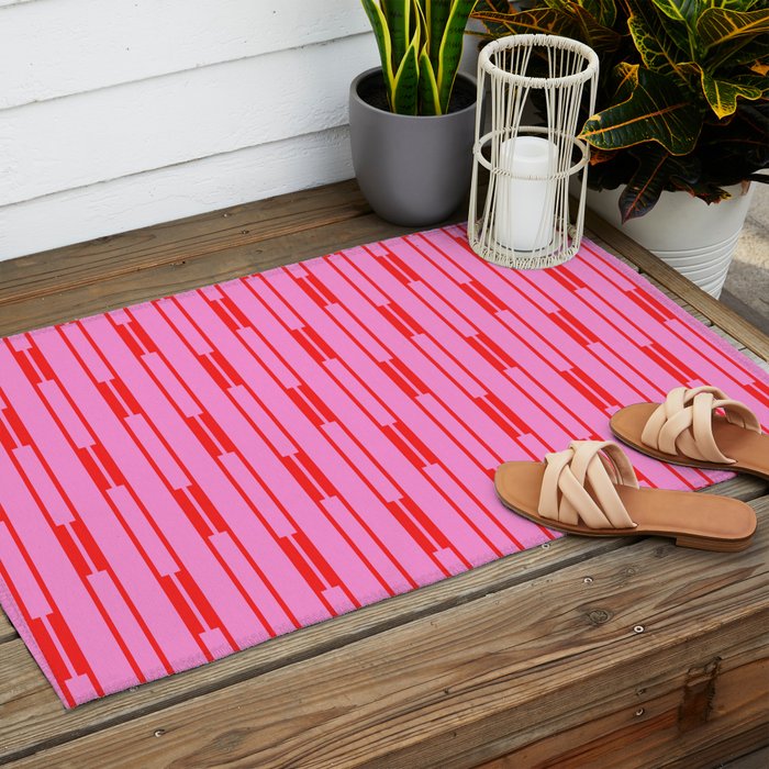 Bright Geo Chain Block Stripe Vertical Pattern Preppy Pink and Red Outdoor Rug Gallery Image 2