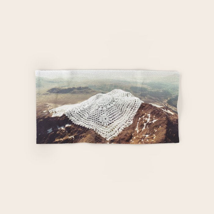 Doily Peaks - Snow Crochet Bath Towel Gallery Image 1