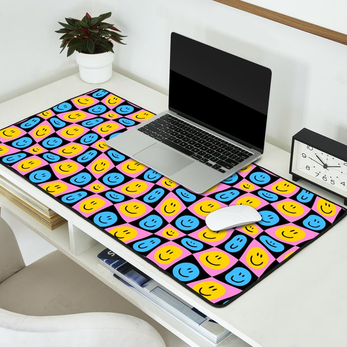 Retro happy smiling face checkered pattern Desk Mat Gallery Image 2