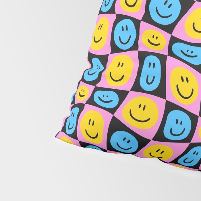 Retro happy smiling face checkered pattern Pillow Sham Gallery Image 4