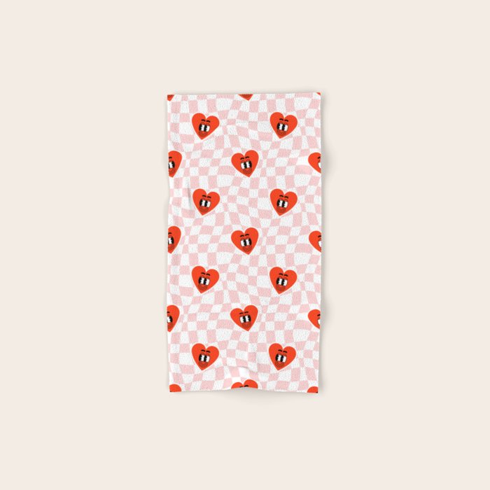 Retro cartoon love heart checkered pattern Bath Towel Gallery Image 1