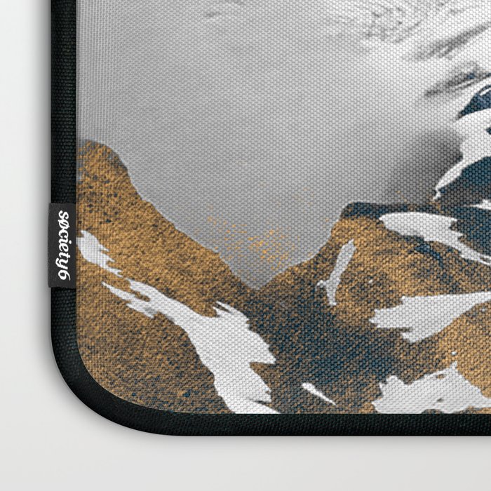 mountain 10 Laptop Sleeve Gallery Image 3