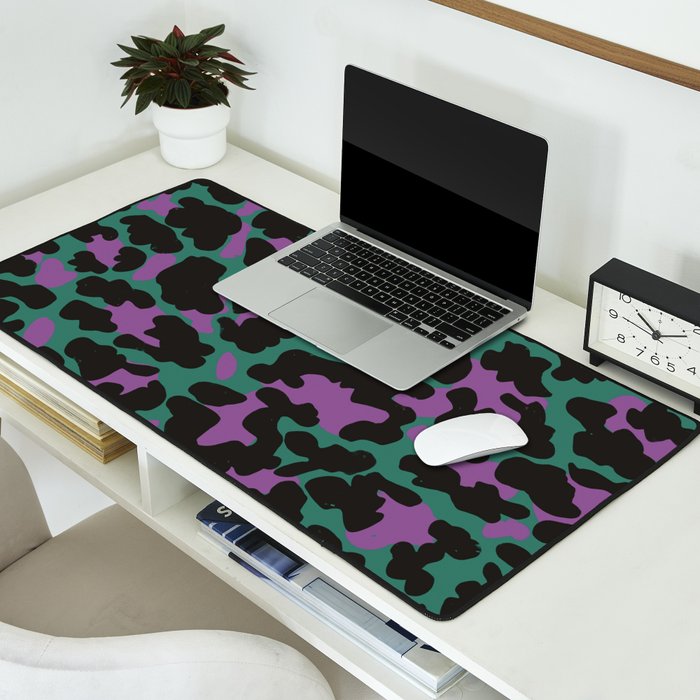 Kitty#3 Desk Mat Gallery Image 2