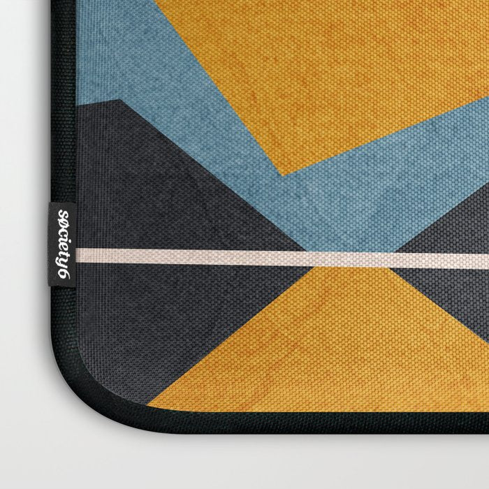 Line Mountain Beauty II Laptop Sleeve Gallery Image 3