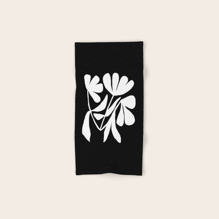 Tulip Fossil In Black  Bath Towel Gallery Image 1