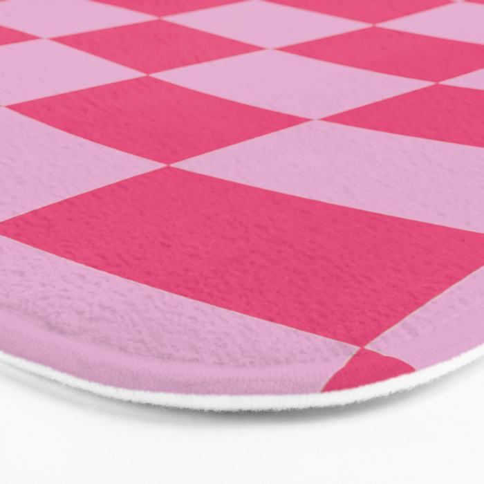 Hot Pink Wavy Checkered Pattern Bath Mat Gallery Image 3
