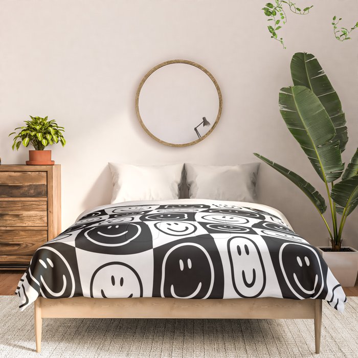 Black and white happy face checkered pattern Comforter Gallery Image 3