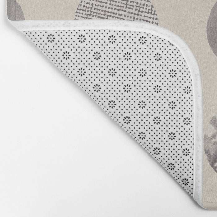 Paper Pattern / Circles Bath Mat Gallery Image 2